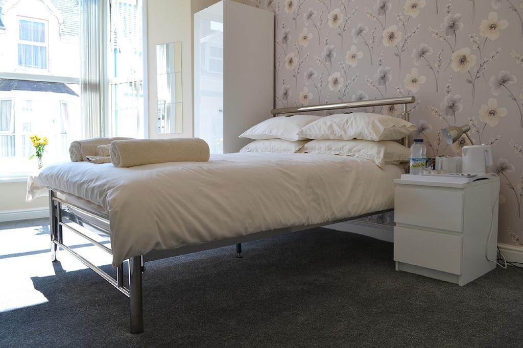 White Rose Guest House Тенбі Номер фото